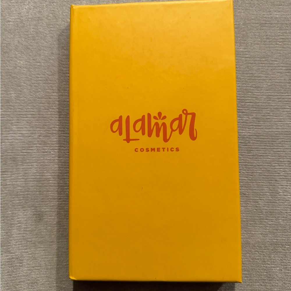 NEW Reina Del Caribe Vol. 1 Eyeshadow Palette